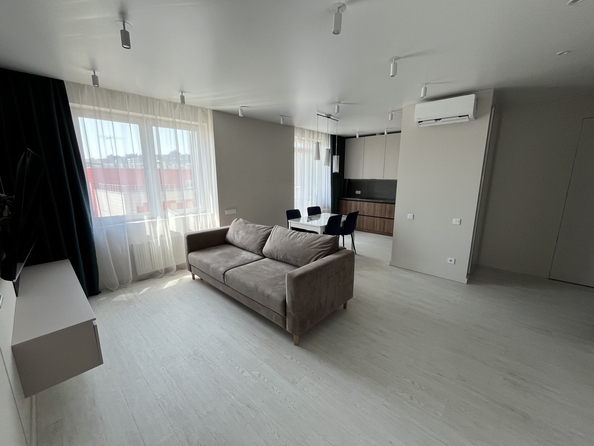 
   Продам 3-комнатную, 71 м², Петра Ломако ул, 1

. Фото 1.