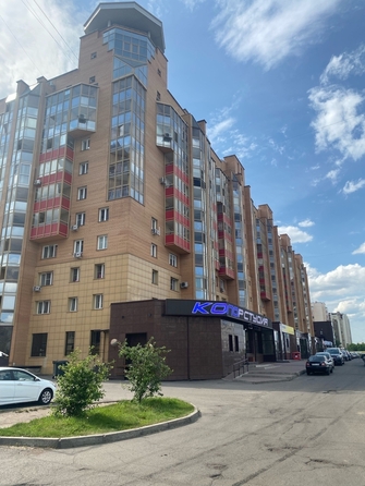 
   Продам 3-комнатную, 68.2 м², Годенко ул, 3

. Фото 1.