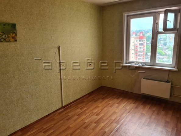 
   Продам 2-комнатную, 62.3 м², Годенко ул, 1

. Фото 4.