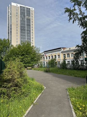 
   Продам 3-комнатную, 124 м², Ладо Кецховели ул, 36

. Фото 1.