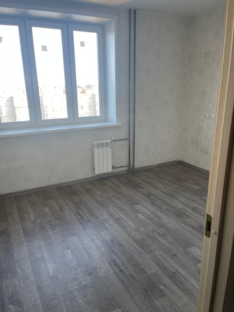 
   Продам 1-комнатную, 53 м², Светлогорский пер, 10г

. Фото 2.