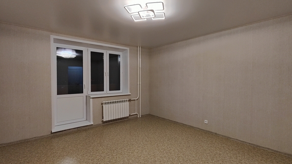 
   Продам 1-комнатную, 45.5 м², Калинина ул, 175в

. Фото 2.