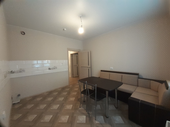 
   Продам 2-комнатную, 58.2 м², Петра Подзолкова ул, 3и

. Фото 4.