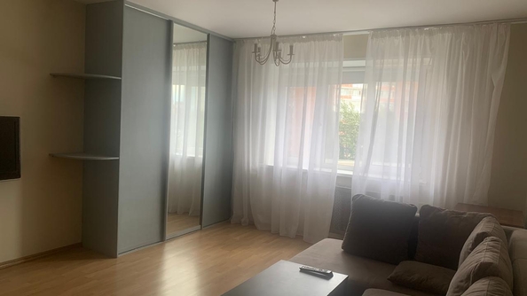 
  Сдам в аренду 2-комнатную квартиру, 55 м², Красноярск

. Фото 2.