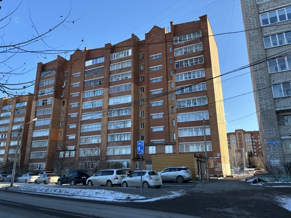 
   Продам 4-комнатную, 75.9 м², Светлогорская ул, 15

. Фото 1.