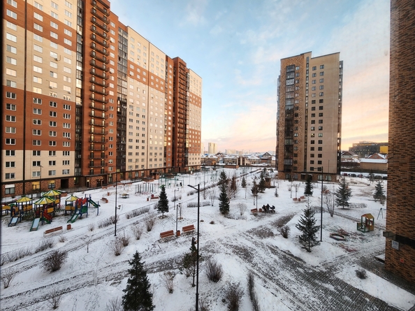 
   Продам 3-комнатную, 48.5 м², Линейная ул, 118

. Фото 19.