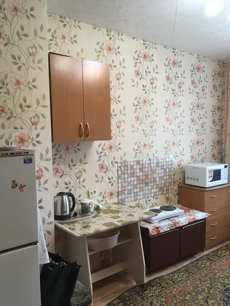 
   Продам секционку, 12 м², Щорса ул

. Фото 1.