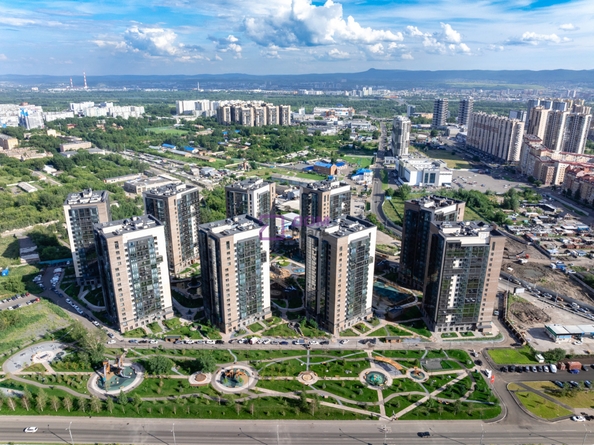 
   Продам 2-комнатную, 68.1 м², Авиаторов ул, 22

. Фото 2.