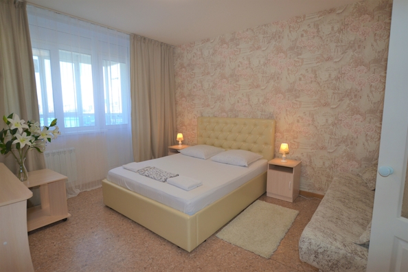 
  Сдается посуточно 1-комн. квартира, 52 м², Алексеева ул, д. 51
. Фото 3.