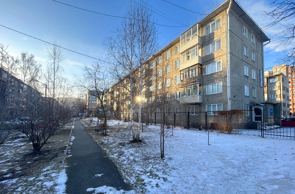 
   Продам 2-комнатную, 48.4 м², 60 лет Октября ул, 100

. Фото 24.