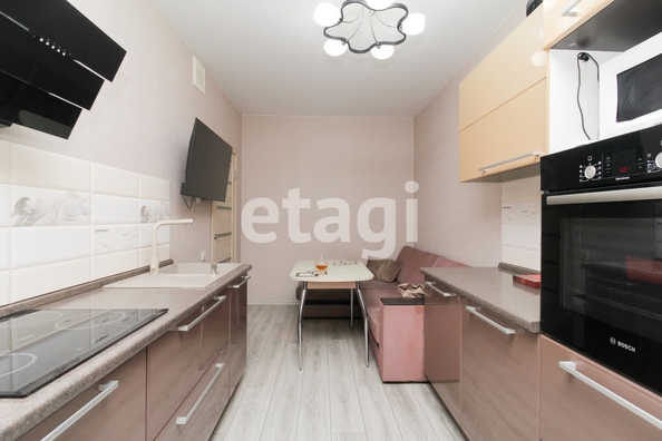 
   Продам 3-комнатную, 74 м², Авиаторов ул, 45

. Фото 3.