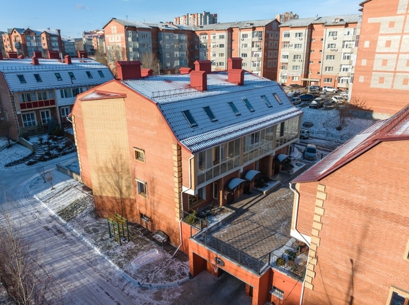 
   Продам таунхаус, 272 м², Красноярск

. Фото 1.