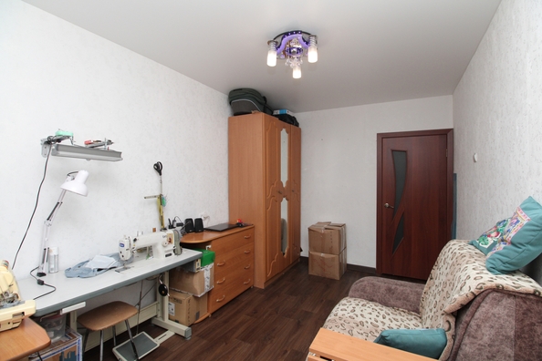 
   Продам 3-комнатную, 60.1 м², Республики ул, 49

. Фото 3.