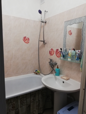 
  Продам 4-комн. квартиру, 82 м², 40 лет Победы ул, д. 33
. Фото 9.