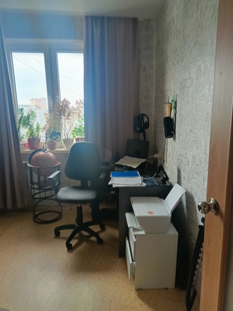 
  Продам 4-комн. квартиру 82.7 м². Фото 1.