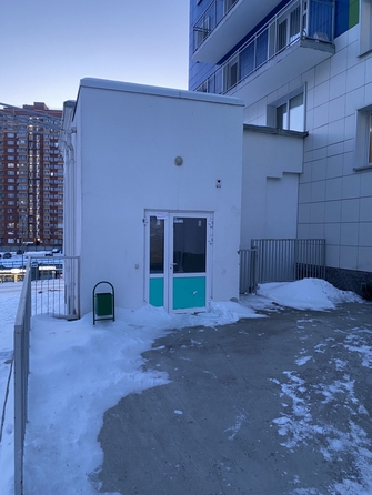 
  Продам универсальное помещение 199 м², в ЖК Солнечный, 3 мкр 7 квартал дом 7. Фото 15.