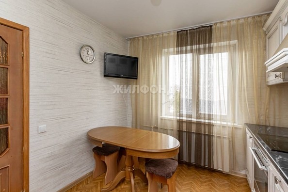 
   Продам 4-комнатную, 81.9 м², Шумакова ул, 53

. Фото 3.