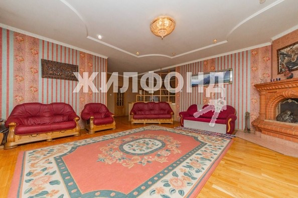 
   Продам дом, 408 м², Барнаул

. Фото 1.