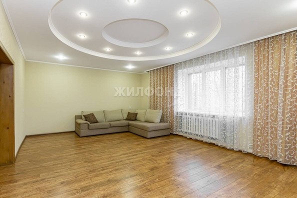 
   Продам дом, 295.9 м², Барнаул

. Фото 4.