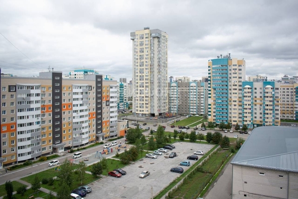 
   Продам 3-комнатную, 79 м², Сиреневая ул, 26

. Фото 4.