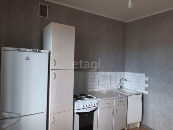 
   Продам 1-комнатную, 47.4 м², Лазурная ул, 11

. Фото 5.