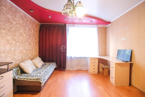 
   Продам 3-комнатную, 65.3 м², Калинина пр-кт, 5

. Фото 8.