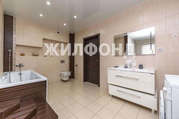 
   Продам дом, 300 м², Барнаул

. Фото 4.