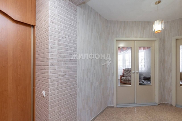 
   Продам 1-комнатную, 46.7 м², Антона Петрова ул, 247А

. Фото 2.