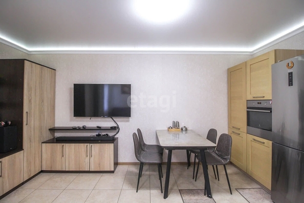 
   Продам 4-комнатную, 100 м², Новгородская ул, 26

. Фото 2.