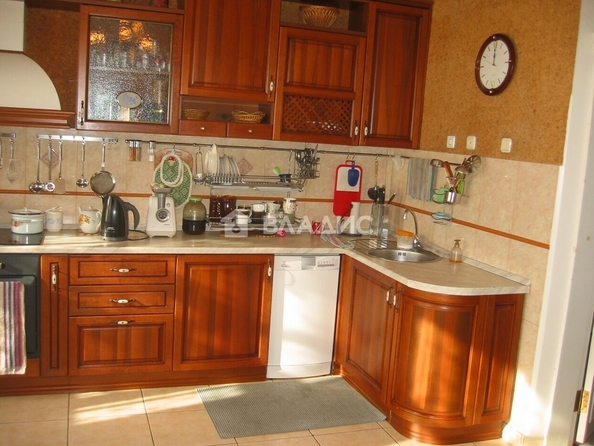 
  Продается дом, 576.9 м², Бийск
. Фото 2.