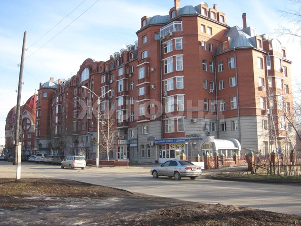 
  Продается 4-комн. квартира, 213.3 м², Партизанская ул, д. 83
. Фото 7.