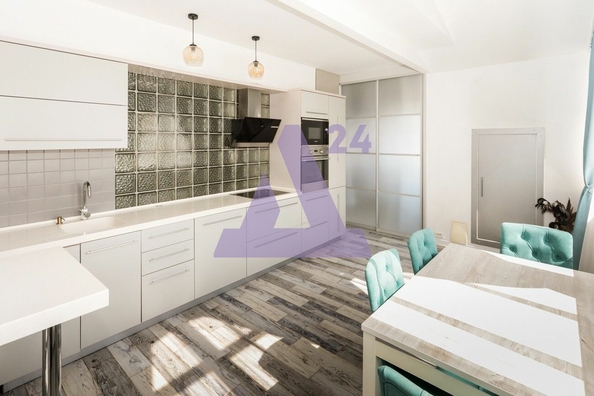 
  Продается 4-комн. квартира, 127 м², Папанинцев ул, д. 134
. Фото 1.