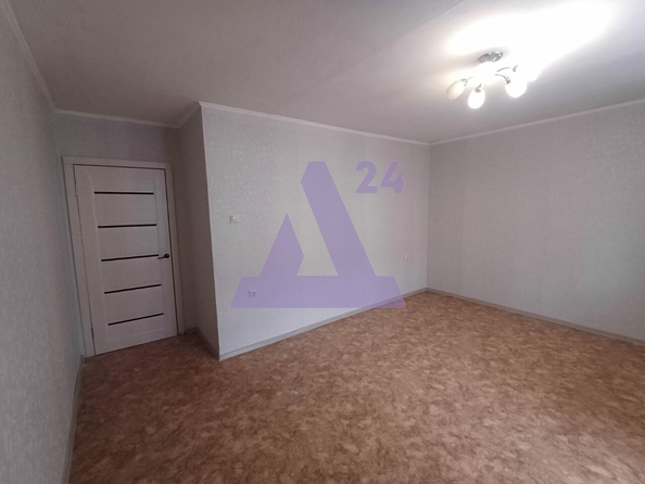 
  Продается 3-комн. квартира, 62 м², Лазурная ул, д. 24
. Фото 2.
