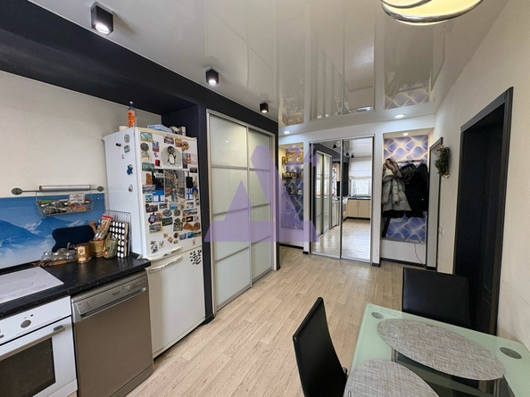 
  Продается 3-комн. квартира, 61.5 м², Островского ул, д. 10
. Фото 8.