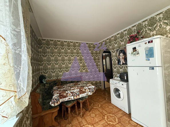 
  Продается 1-комн. квартира, 37 м², Лазурная ул, д. 40
. Фото 3.