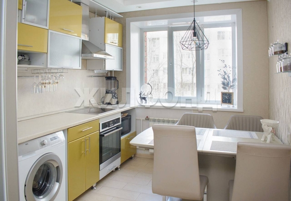 
  Продается 2-комн. квартира, 61.6 м², Попова ул
. Фото 2.