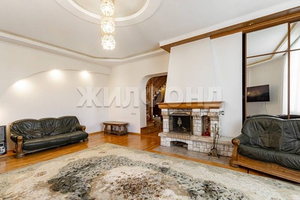 
  Продается 3-комн. квартира, 179.8 м², Партизанская ул
. Фото 2.