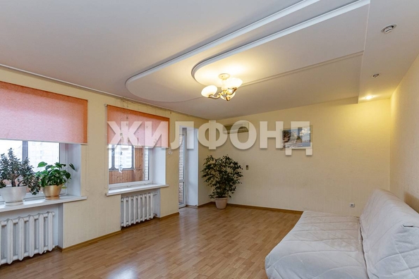 
  Продается 4-комн. квартира 217.6 м². Фото 2.