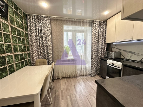 
  Продается 2-комн. квартира, 42 м², Челюскинцев ул, д. 67
. Фото 5.