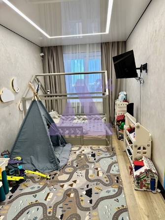 
  Продается 4-комн. квартира, 89.5 м², Малахова ул, д. 118
. Фото 1.