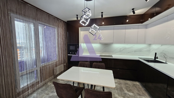 
  Продается 3-комн. квартира, 85.3 м², Солнечная Поляна ул, д. 94
. Фото 1.
