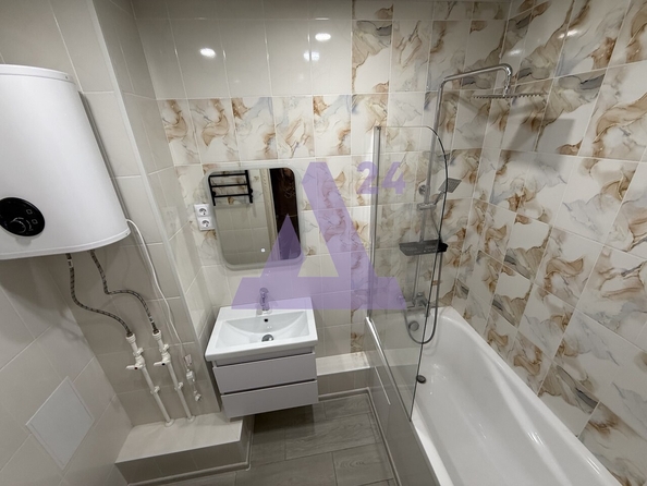
  Продается 1-комн. квартира, 36 м², Солнечная Поляна ул, д. 99б
. Фото 8.