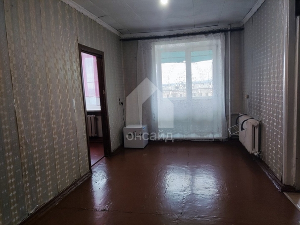 
   Продам 2-комнатную, 43 м², Родины ул, 4

. Фото 3.