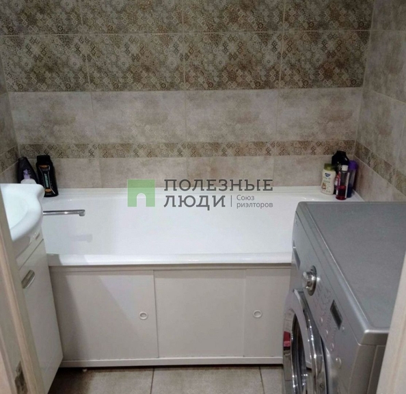 
   Продам 3-комнатную, 67 м², Строителей ул, 66

. Фото 2.