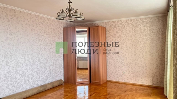 
   Продам 3-комнатную, 85.8 м², Бабушкина ул, 32

. Фото 1.