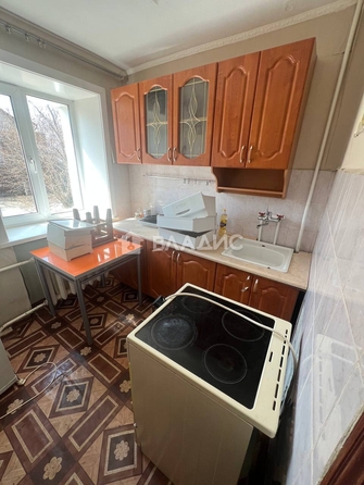 
  Продается 1-комн. квартира, 30.7 м², 50-летия Октября пр-кт, д. 52
. Фото 4.