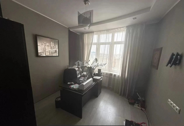 
  Продам 4-комн. квартиру 121.1 м². Фото 8.