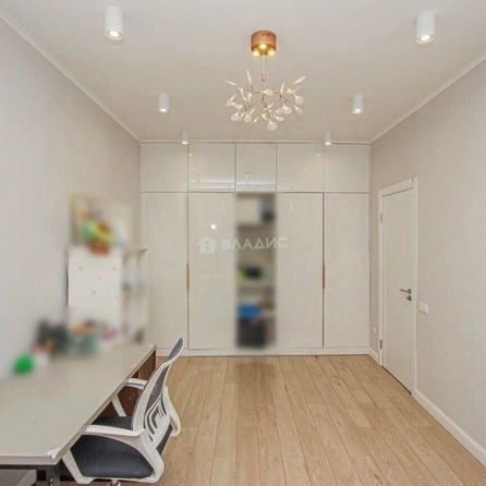 
  Продам 4-комн. квартиру 150.3 м². Фото 6.