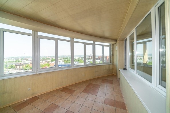 
   Продам 4-комнатную, 253 м², Александра Невского ул, 2

. Фото 6.
