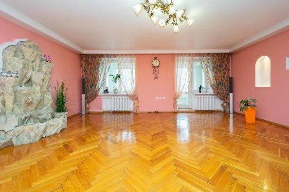 
   Продам 3-комнатную, 163.7 м², Байкальская ул, 342/1

. Фото 1.
